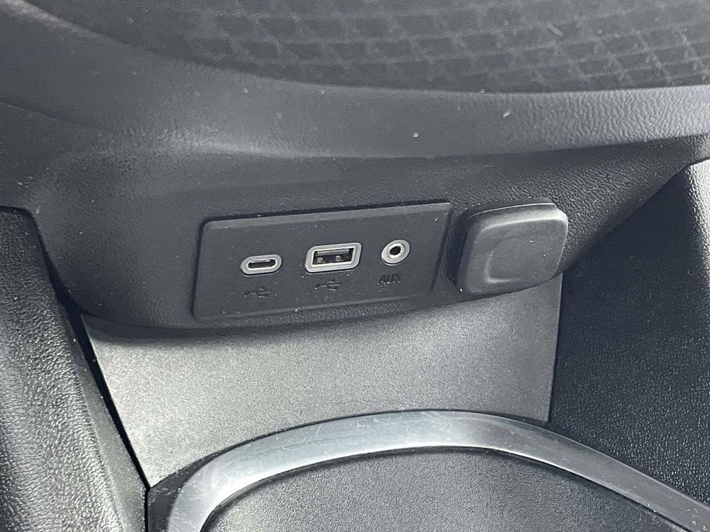 Used 2024 White Chevrolet LT image 28