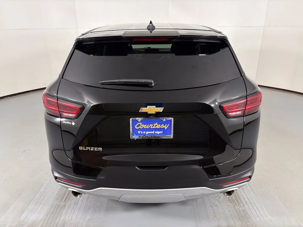 Used 2025 Black Chevrolet LT image 7