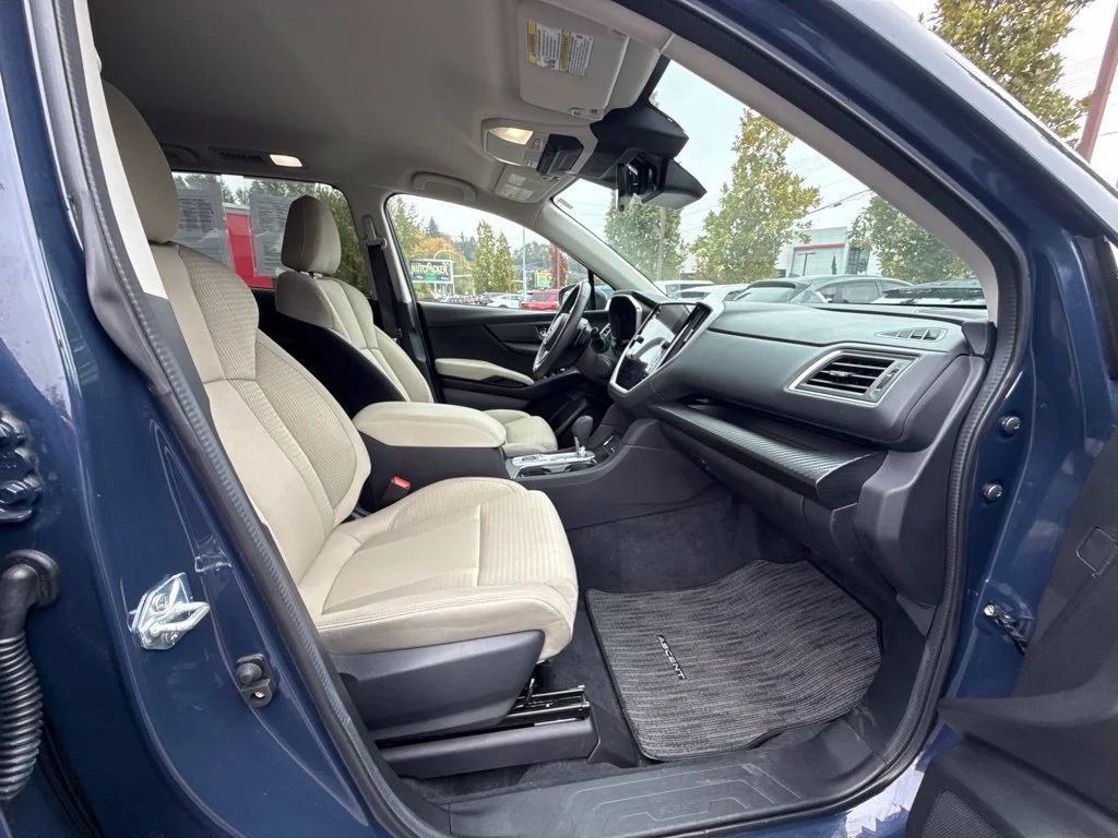 Used 2025  Subaru Premium image 39