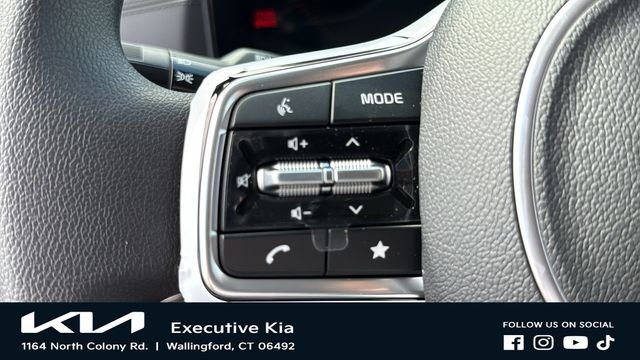 New 2026 Snow White Pearl Kia LX image 12