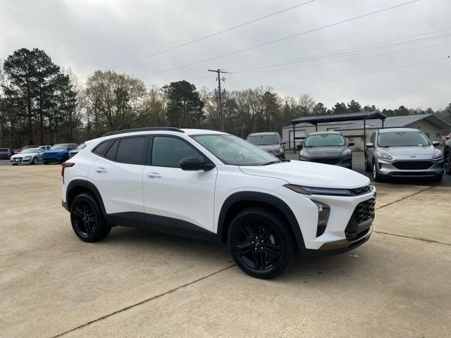 Used 2025 White Chevrolet ACTIV image 3