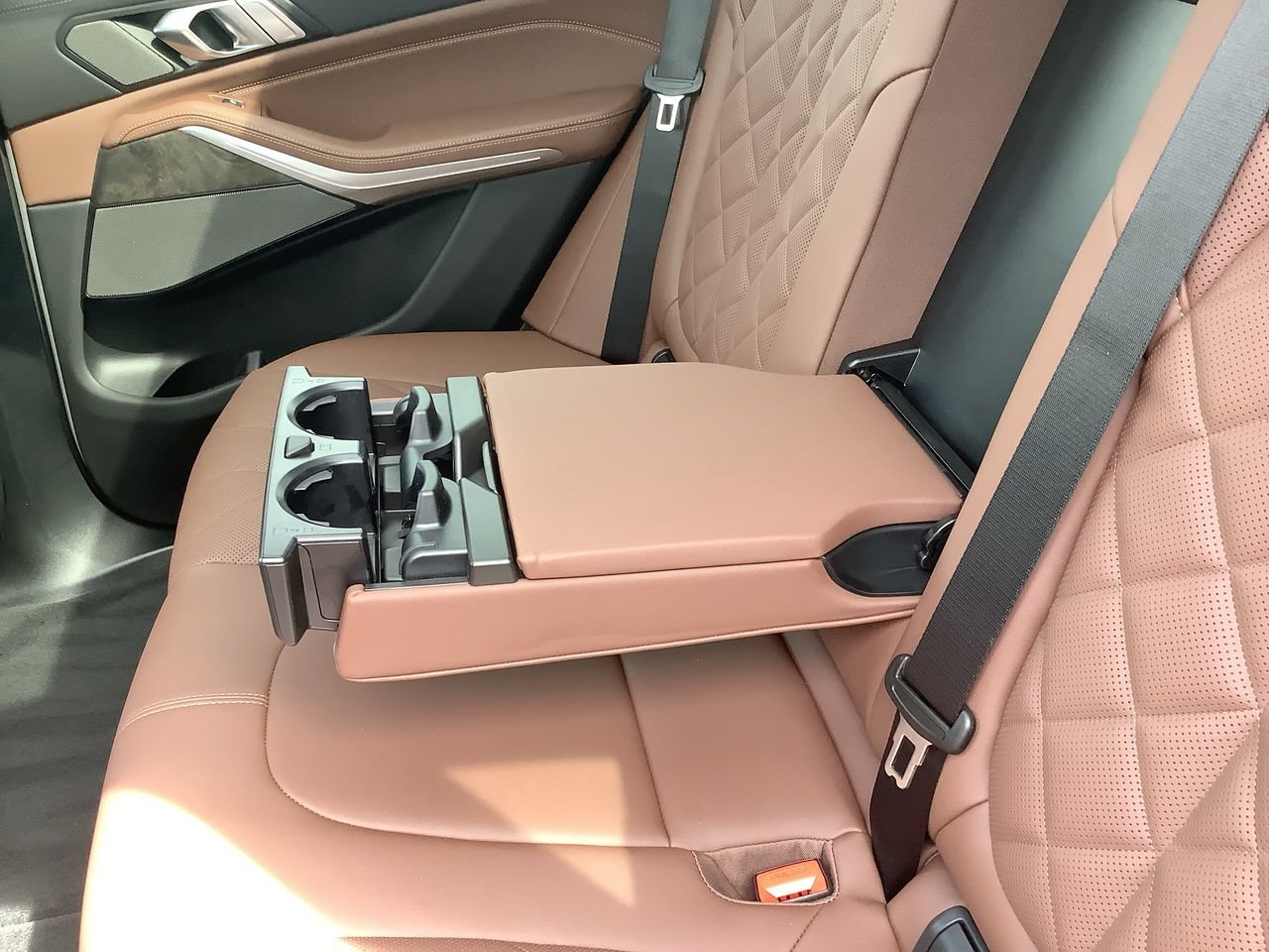 New 2026 Mineral White Metallic BMW sDrive40i image 32