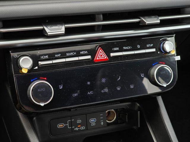New 2026 White Hyundai SEL Activity AWD image 28