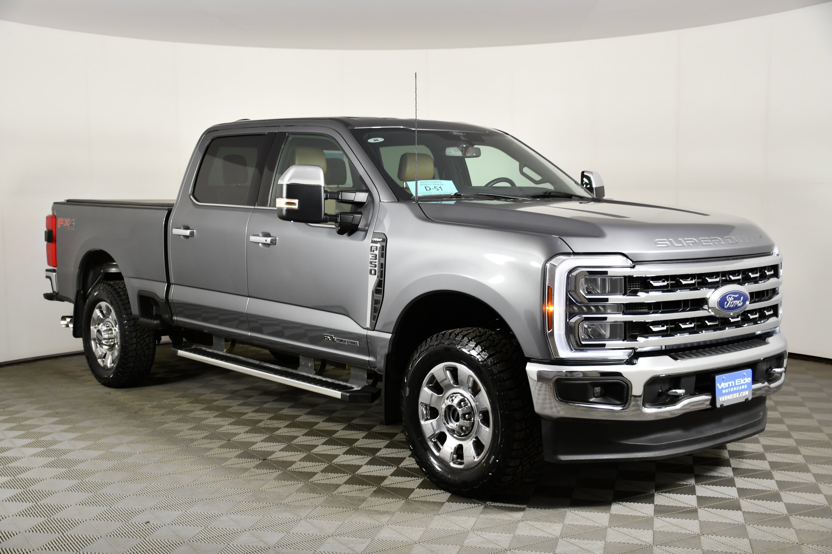 Used 2024 Gray Metallic Ford LARIAT image 4