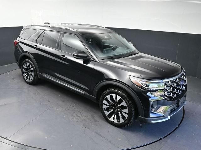 Used 2025 Black Metallic Ford Platinum image 27