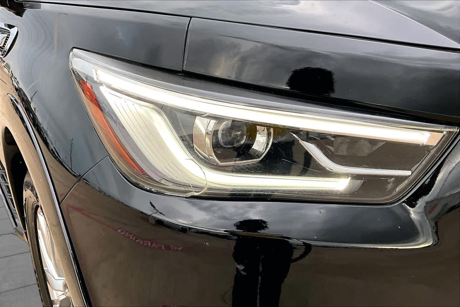 Used 2020 Black Obsidian INFINITI LUXE image 28