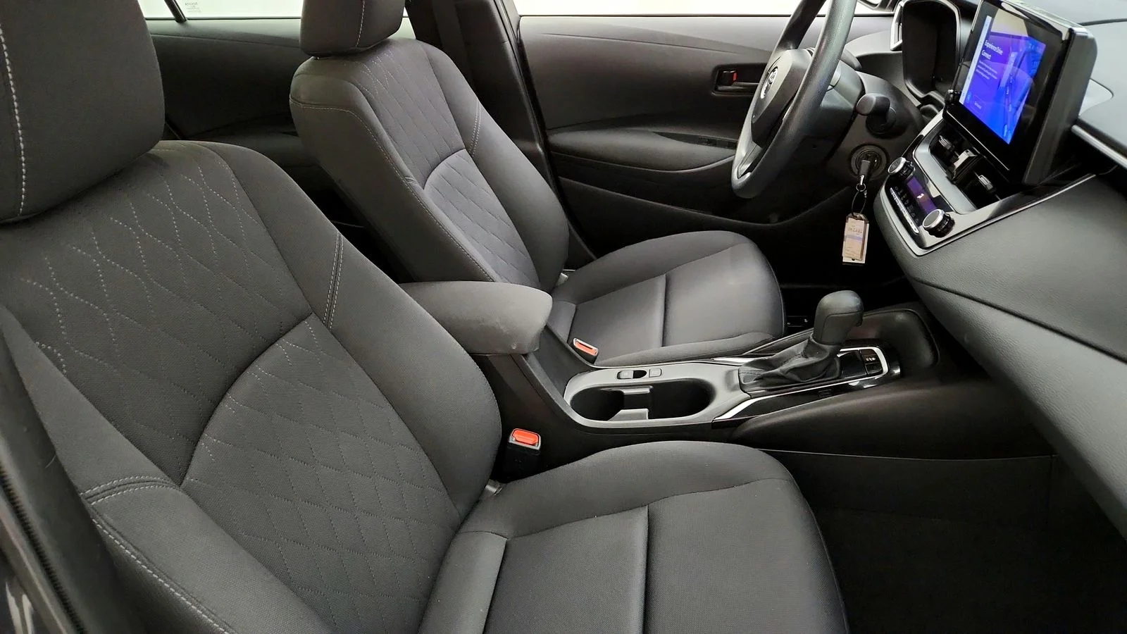 Used 2025  Toyota LE image 37