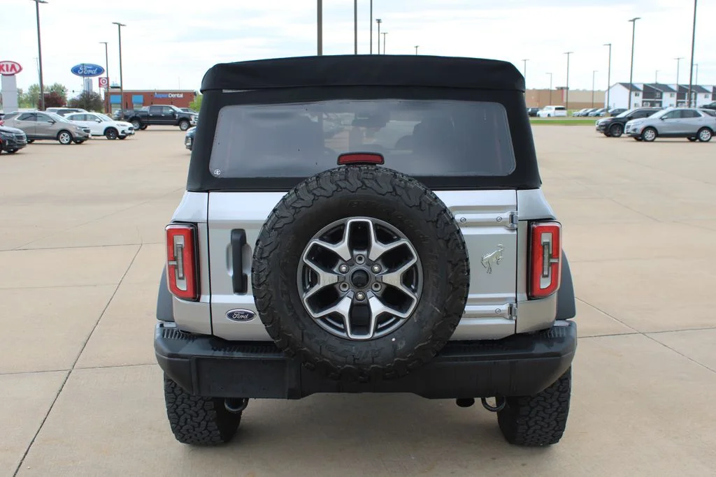 Used 2022 Silver Ford Badlands image 14