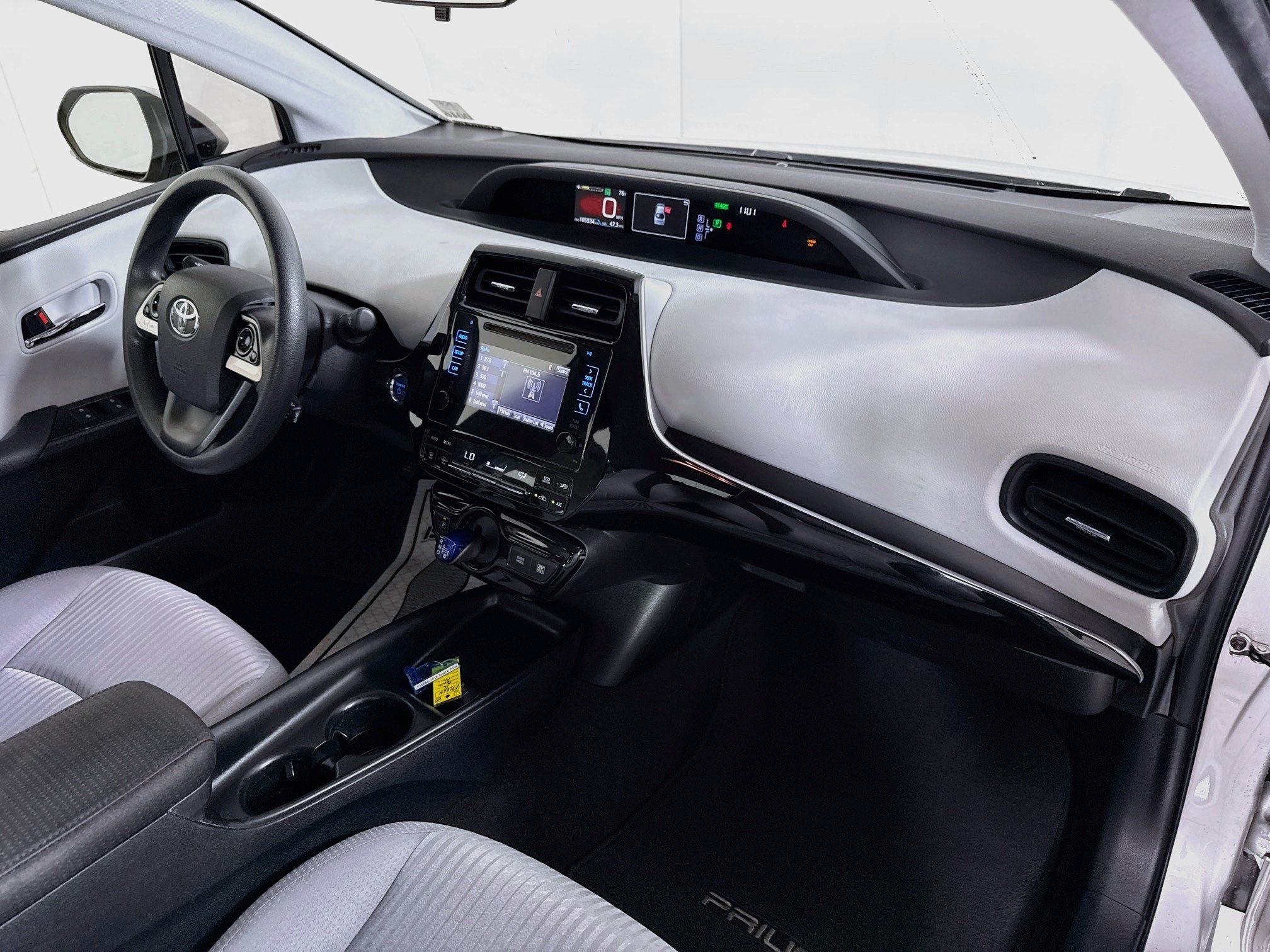 Used 2016 Classic Silver Metallic Toyota Two image 26