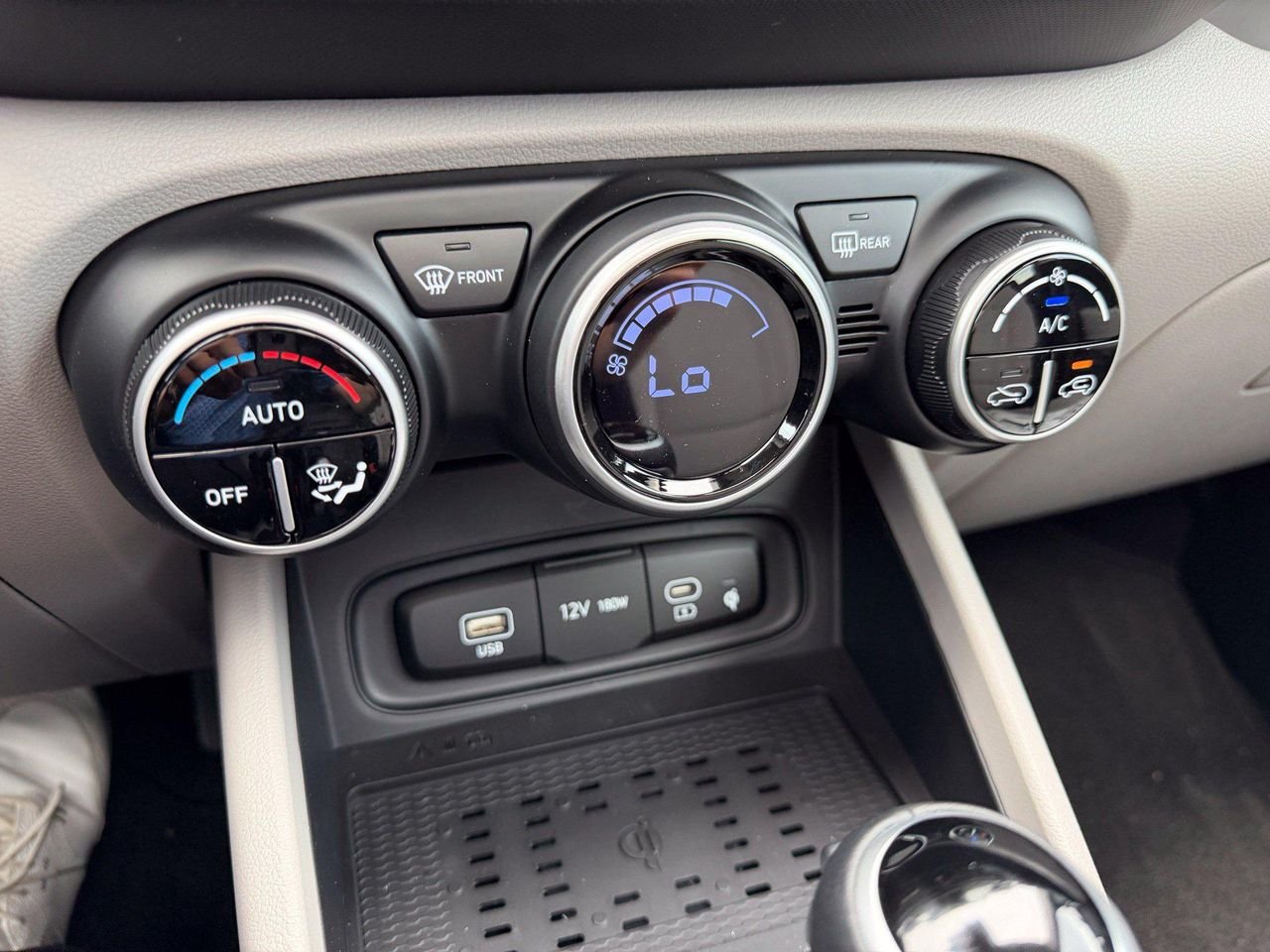 2026 Hyundai Venue SEL - Photo 26