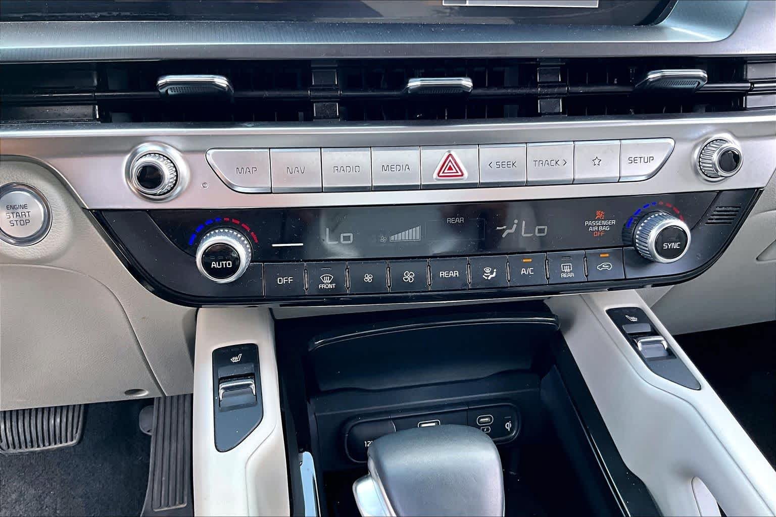Used 2025 Glacial White Pearl Kia S image 32
