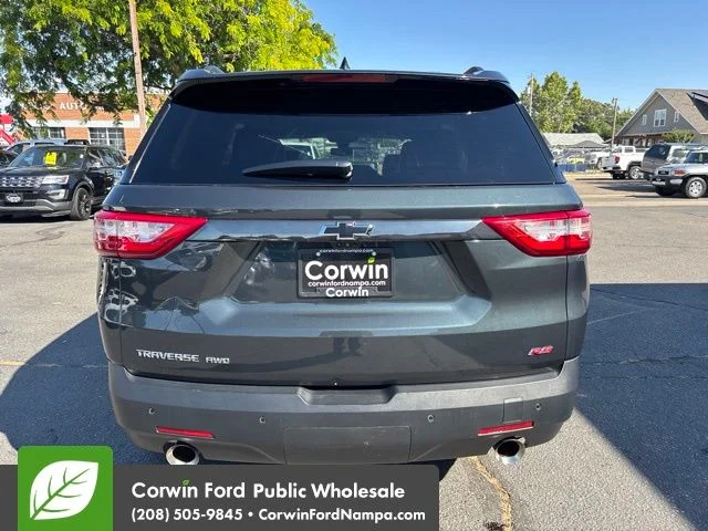 Used 2019 Gray Chevrolet RS image 6