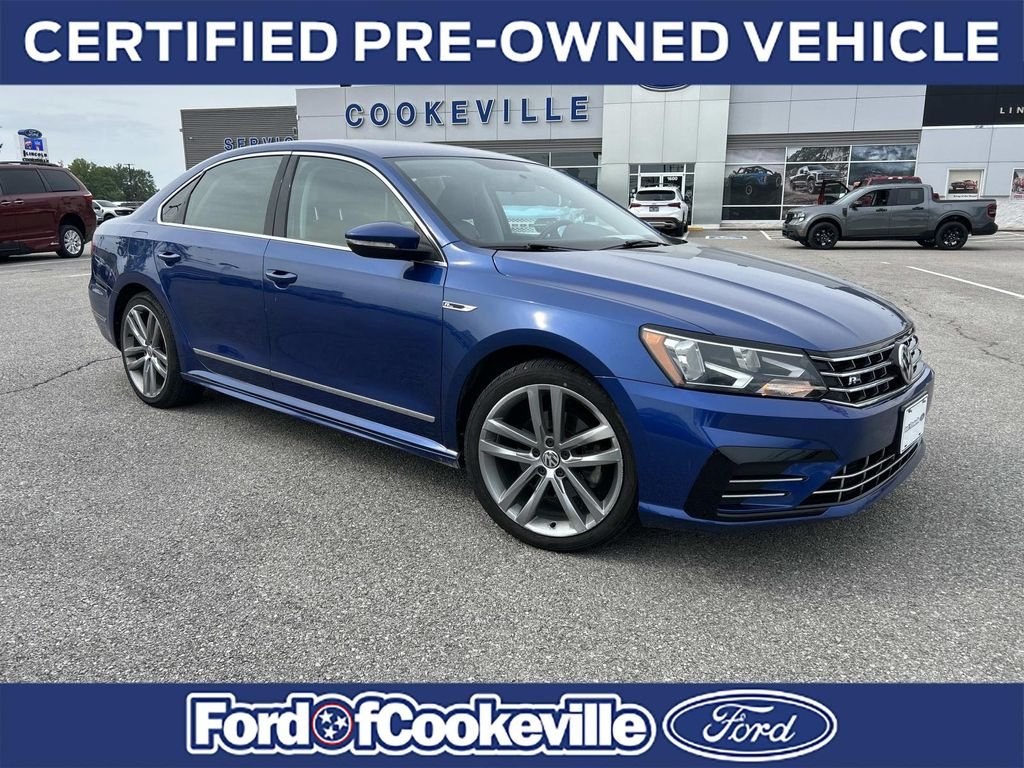 2017 Volkswagen Passat 1.8T R-Line w/ Comfort Pkg. Auto's photo