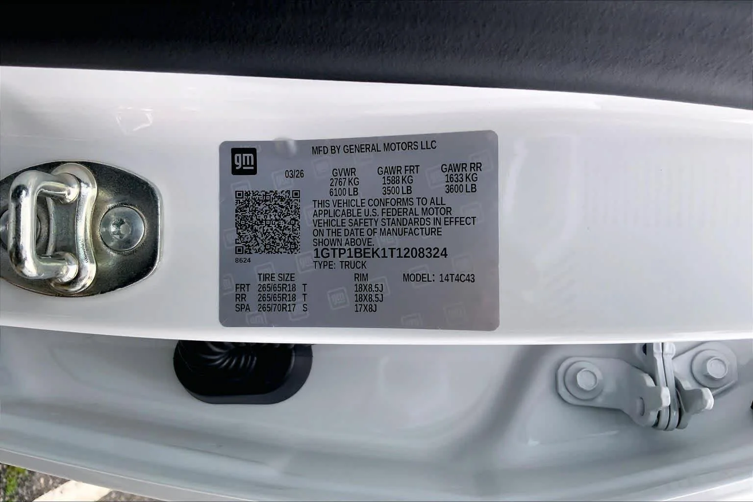 New 2026 Summit White GMC 2WD Elevation image 17