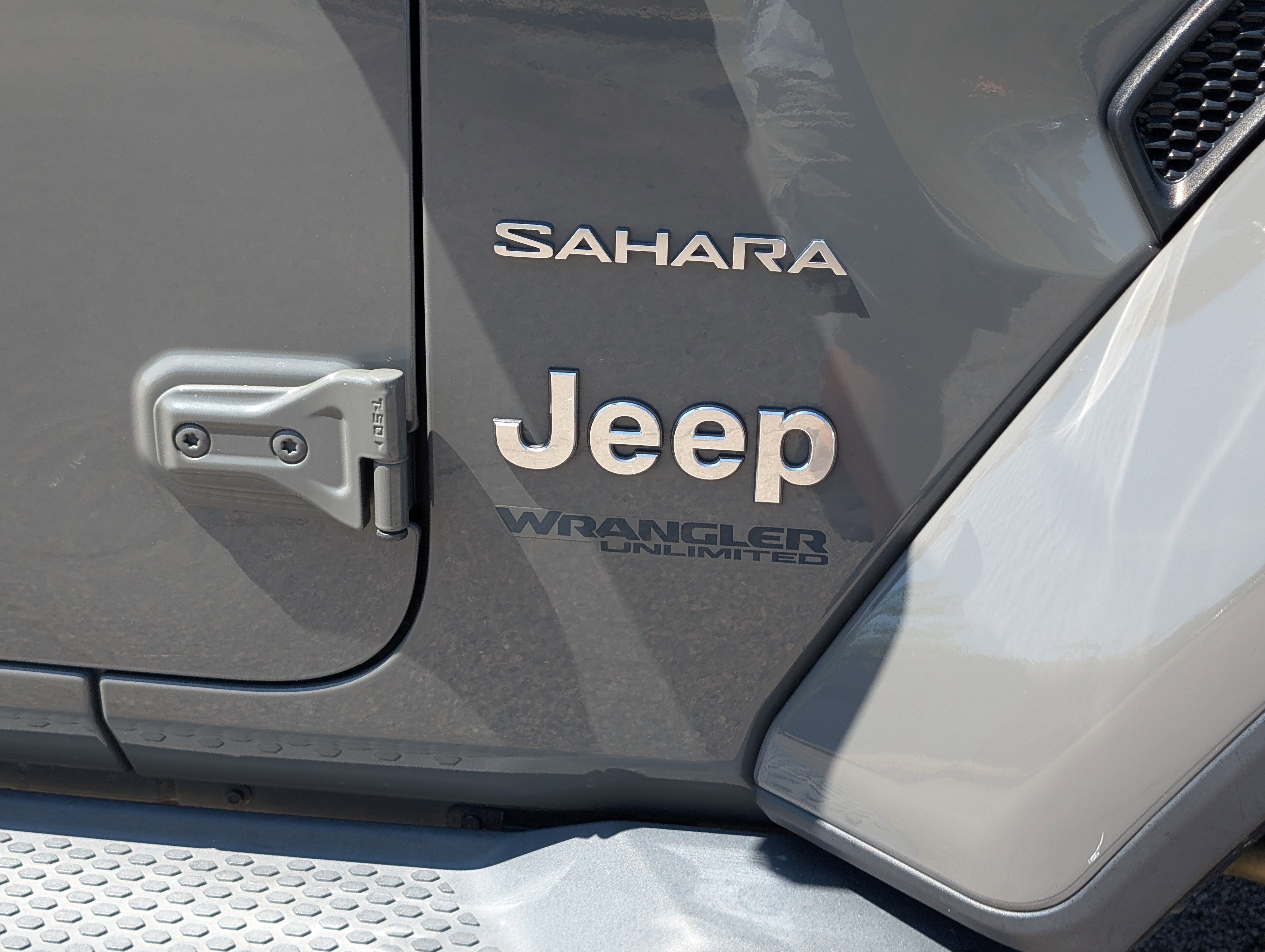 Used 2020 Sting-Gray Clearcoat Jeep Sahara image 6