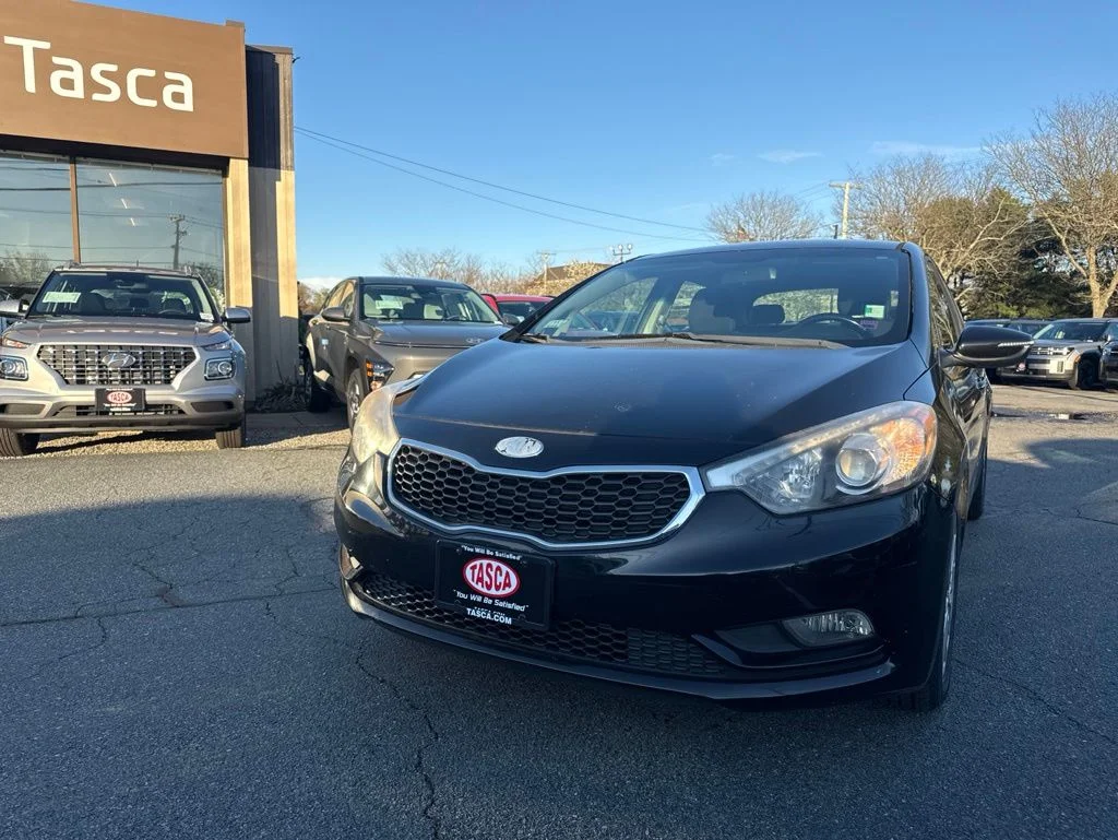 Used 2014 Kia Forte5 EX with VIN KNAFX5A89E5165608 for sale in Fairhaven, MA