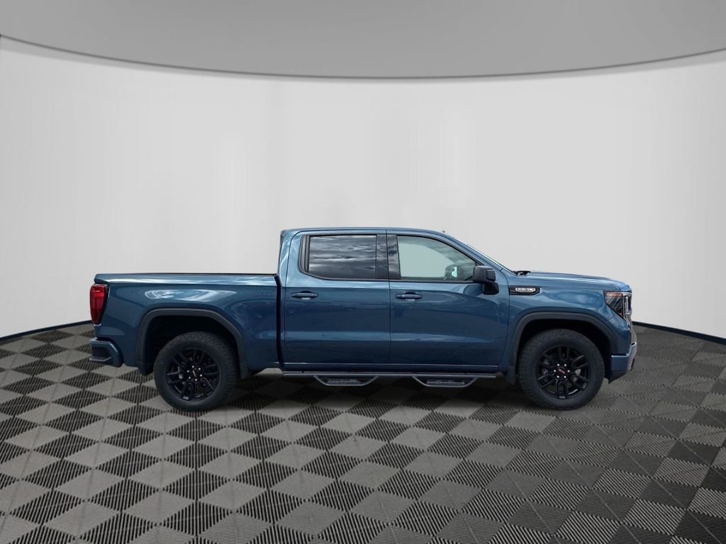 Used 2024  GMC Elevation image 8