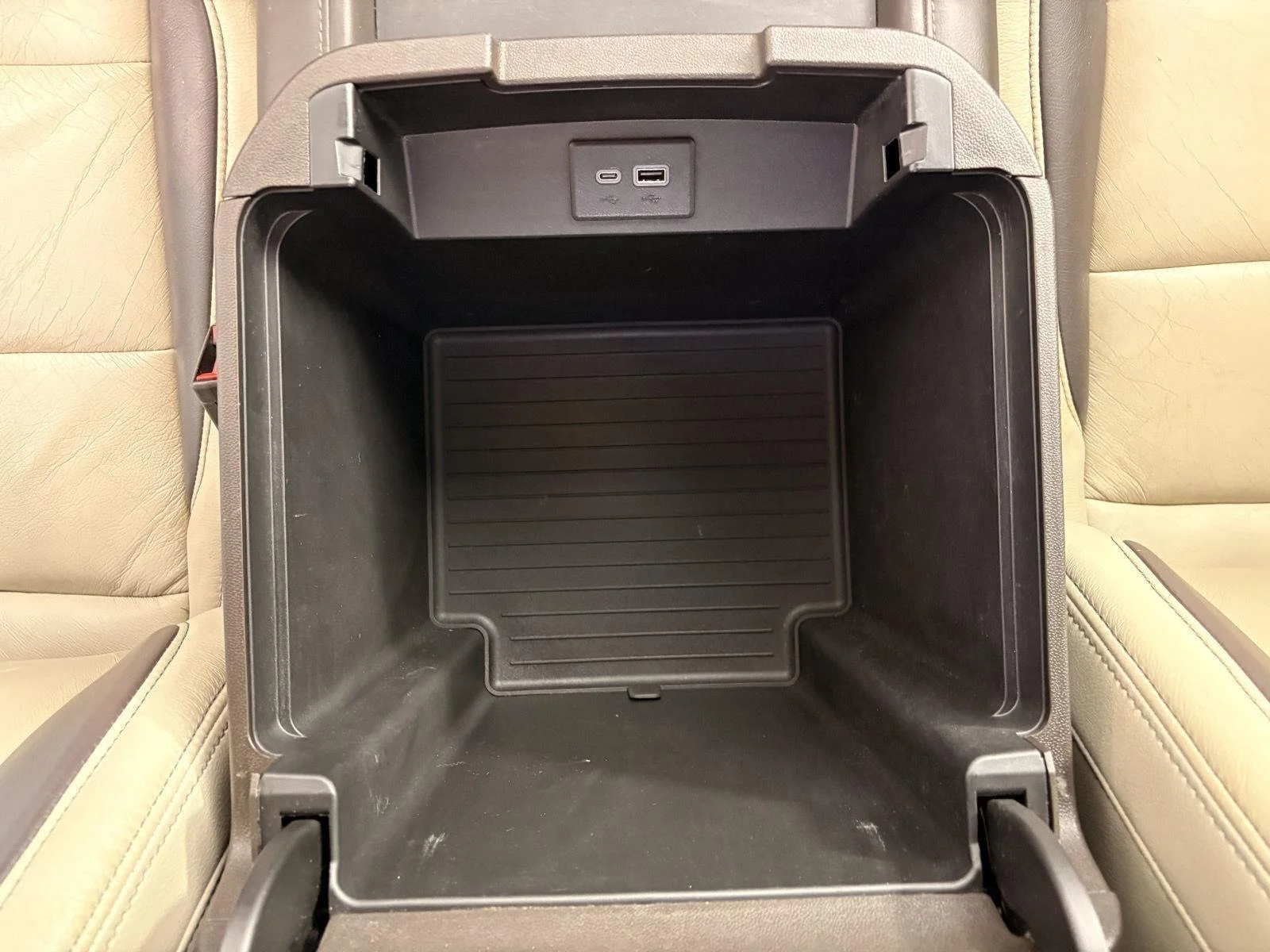Used 2022 Summit White GMC SLE image 35