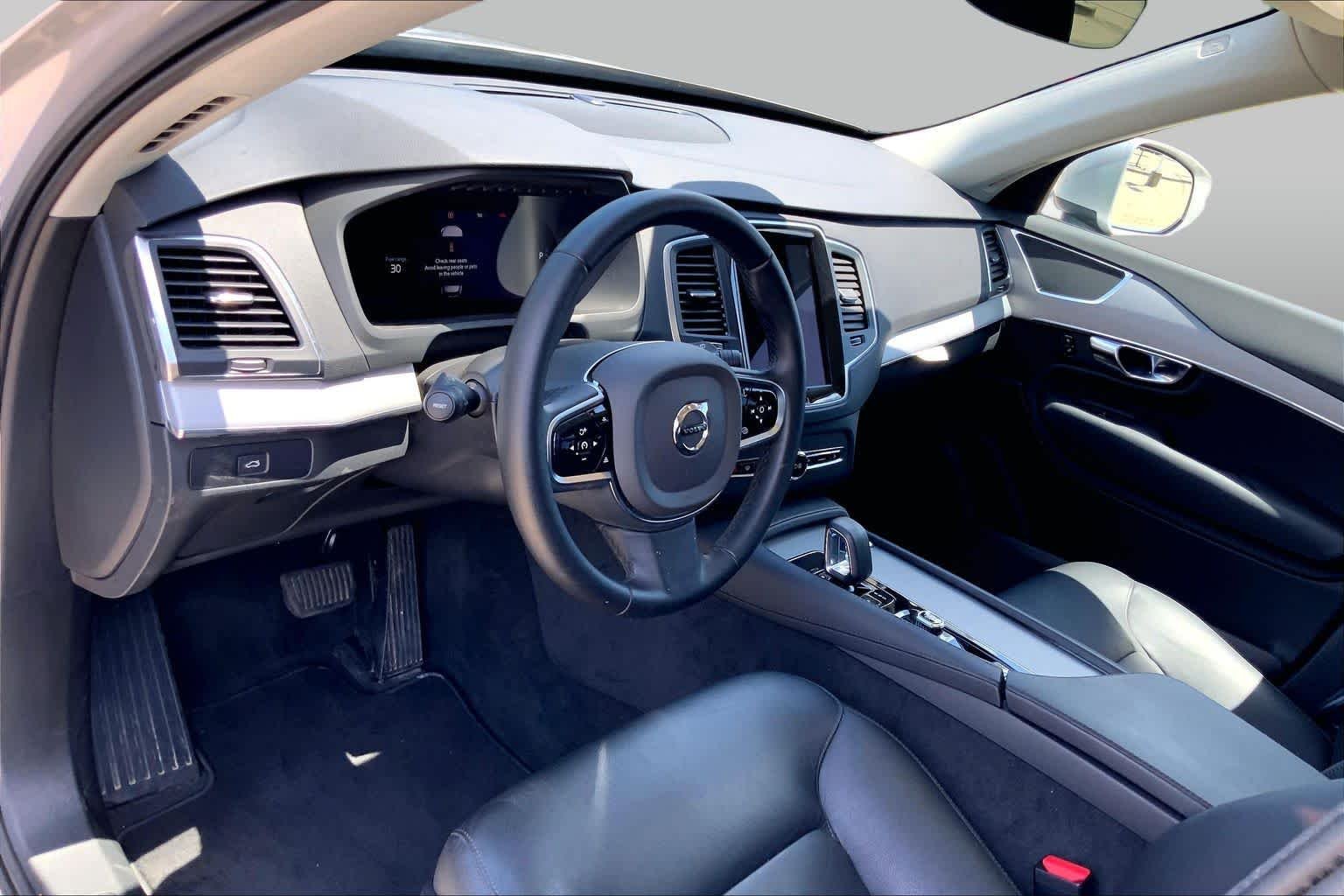Used 2025 Silver Dawn Metallic Volvo Core image 18