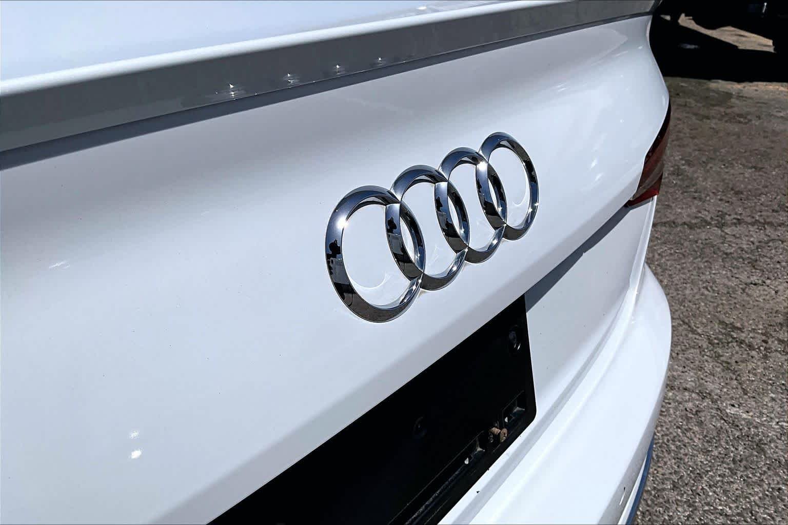 Used 2018 Glacier White Metallic Audi Premium Plus image 31