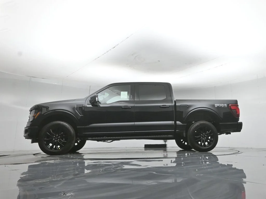 New 2026 Agate Black Metallic Ford XLT image 7