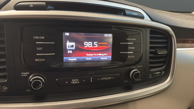 Used 2016 Snow White Pearl Kia LX image 14