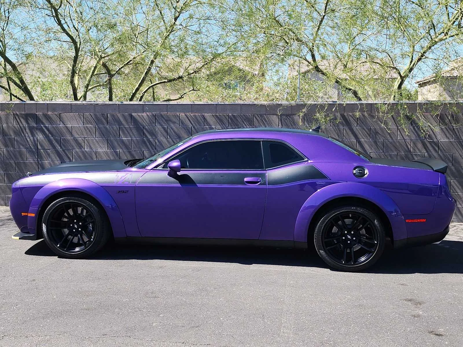 Used 2023 Plum Crazy Pearlcoat Dodge R/T Scat Pack Widebody image 5