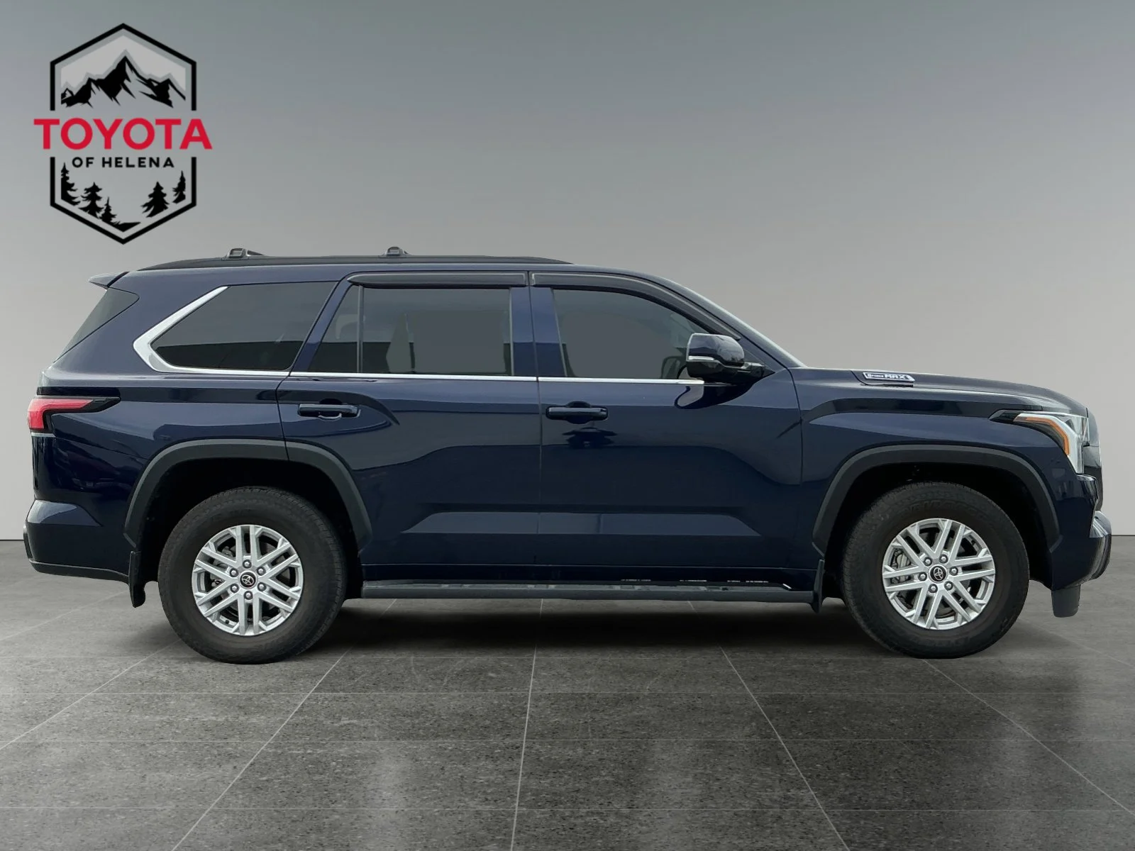 2024 Toyota Sequoia SR5 - Photo 6