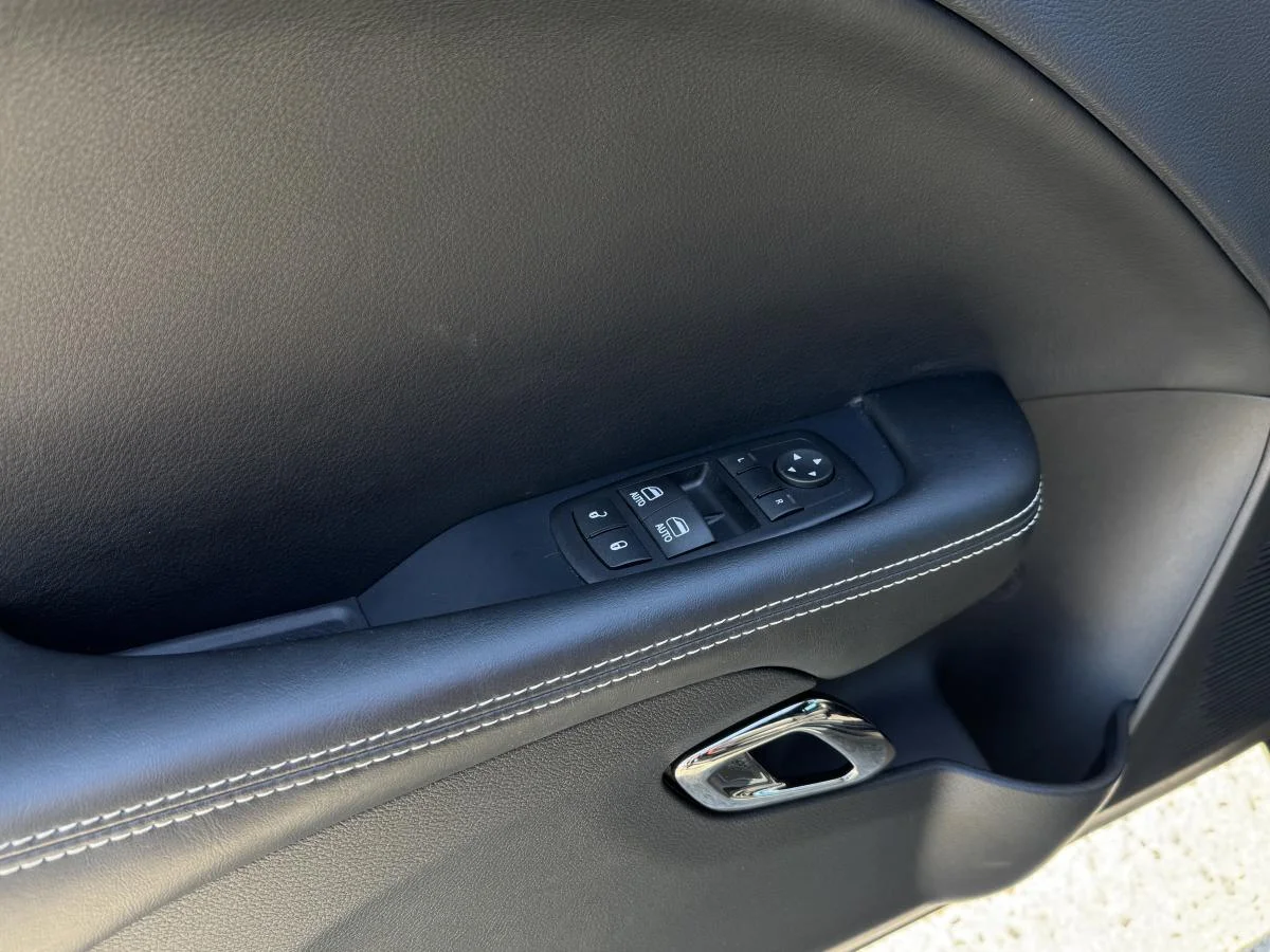 Used 2015 Black Dodge Srt Hellcat image 10