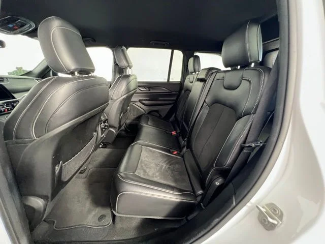 2024 Jeep Grand Cherokee Altitude - Photo 13