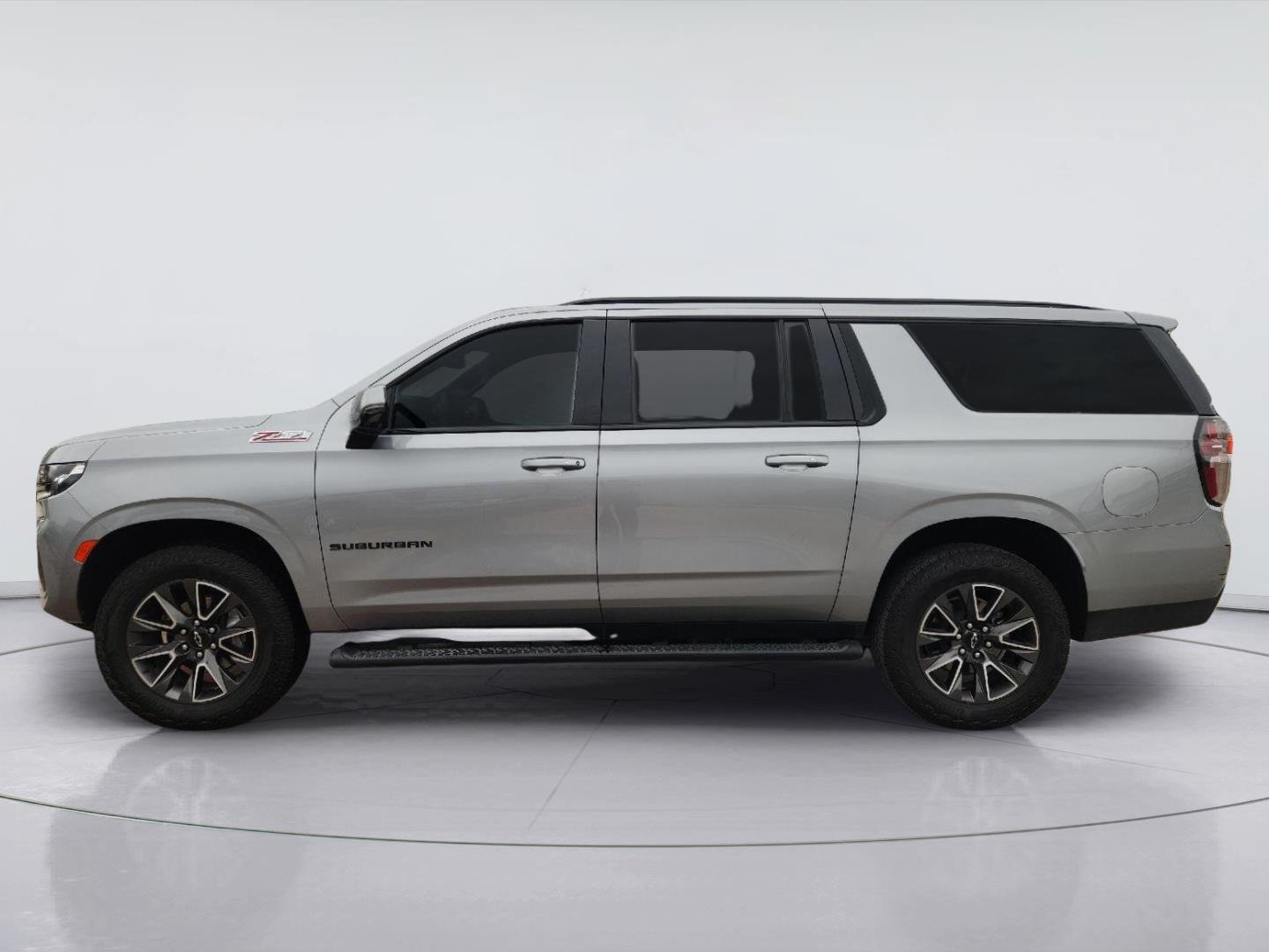 2024 Chevrolet Suburban photo 4 of 35
