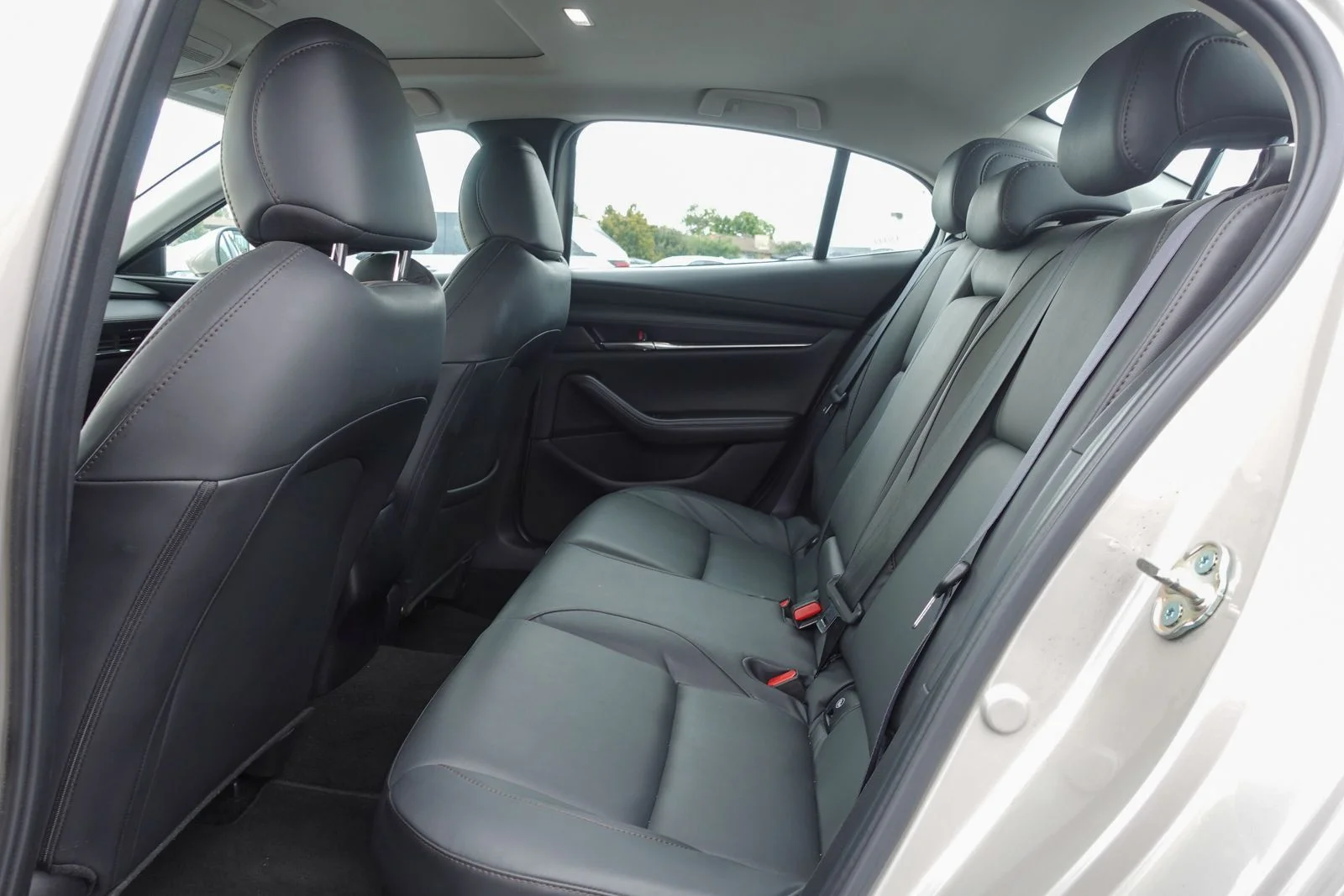 Certified Used 2025 Platinum Quartz Metallic Mazda 2.5 S Preferred Package image 14