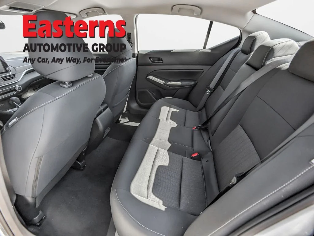 Used 2024 White Nissan 2.5 SV image 20