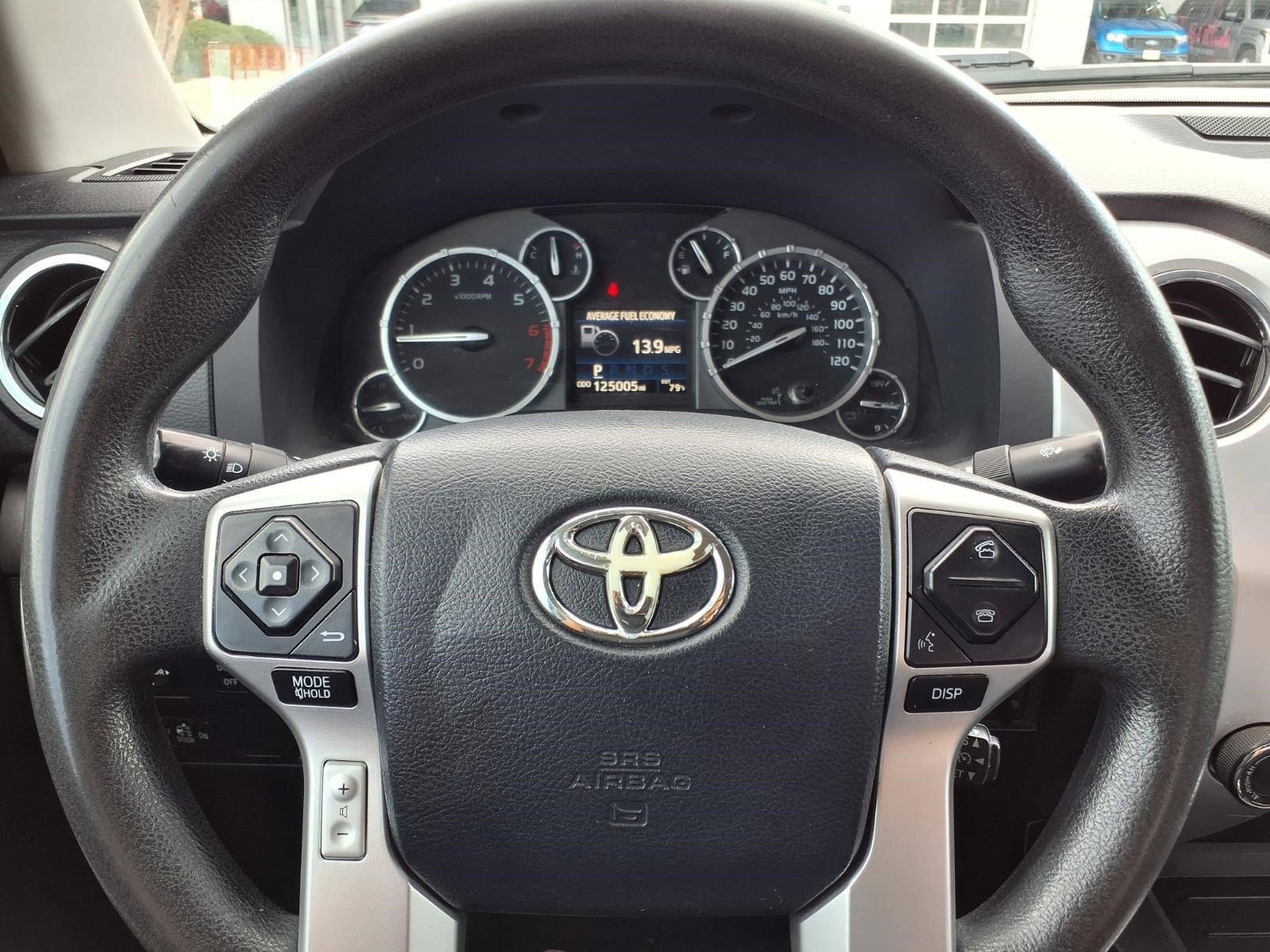 Used 2017 MAGNETIC GRAY MET Toyota SR5 image 24