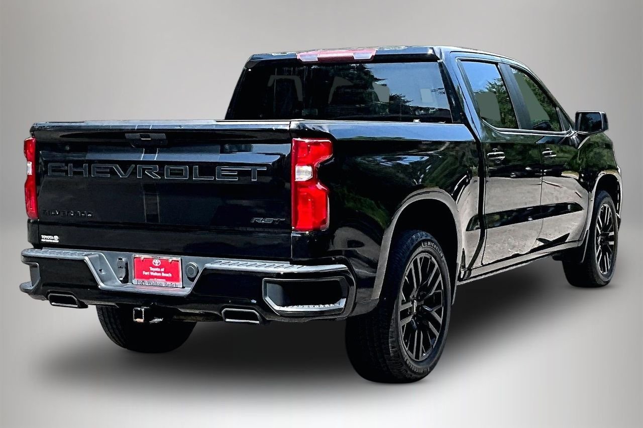 Used 2021 Black Chevrolet RST image 5