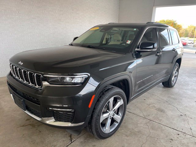 Used 2021  Jeep Limited image 2