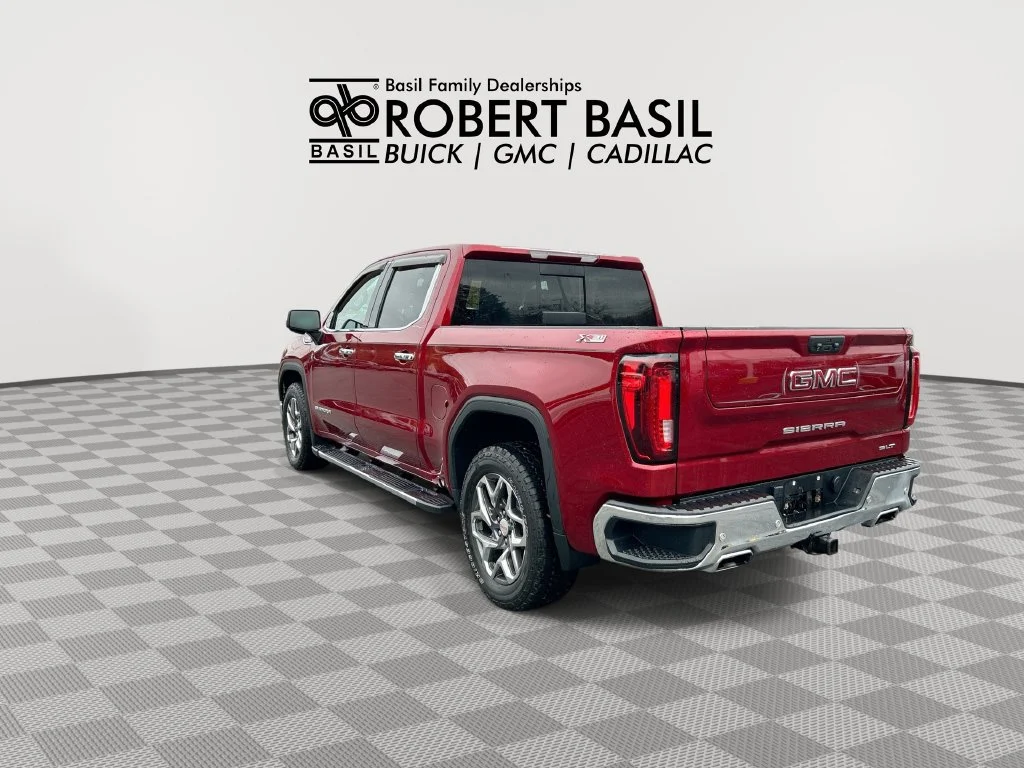 Used 2022 CAYENNE RED TINTCOAT GMC SLT image 6