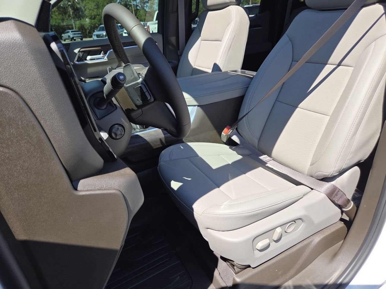 New 2026 Summit White GMC SLT image 28