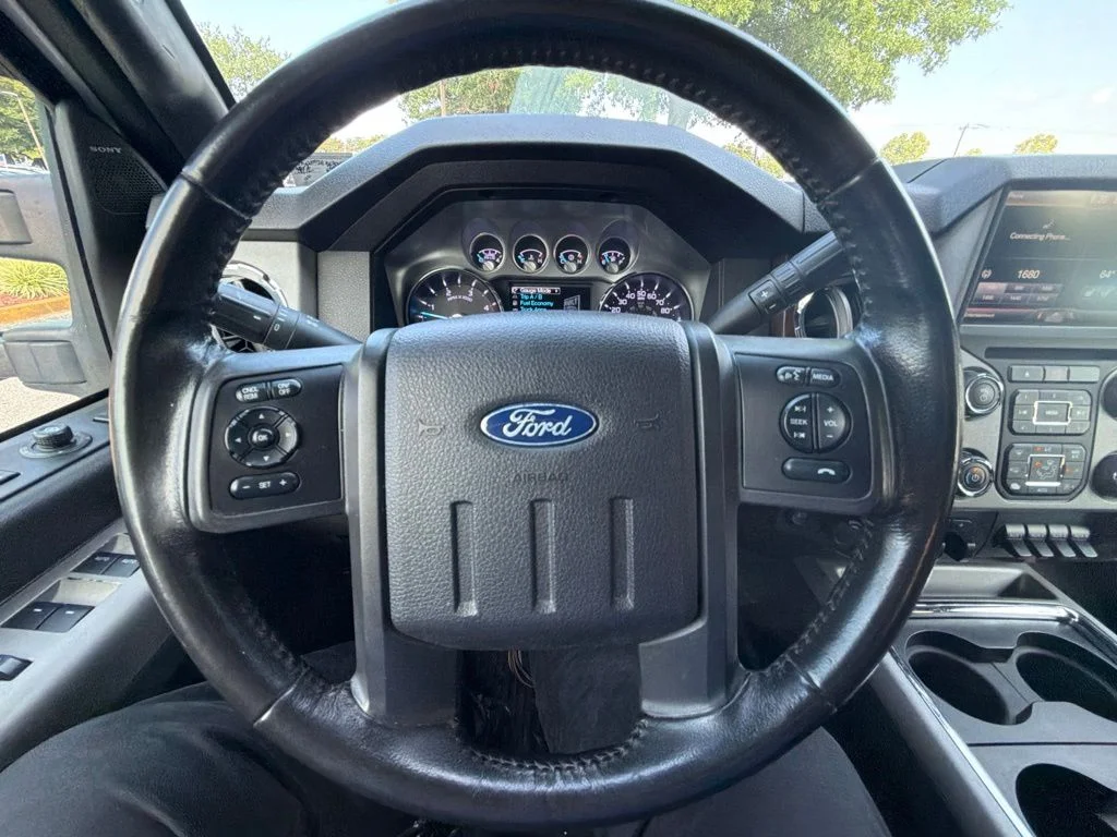 Used 2015 White Ford Lariat image 22