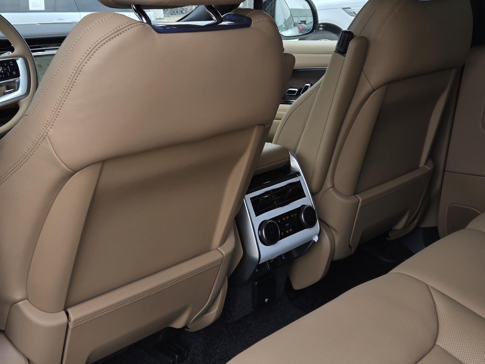 New 2026 Fuji White Land Rover SE image 36