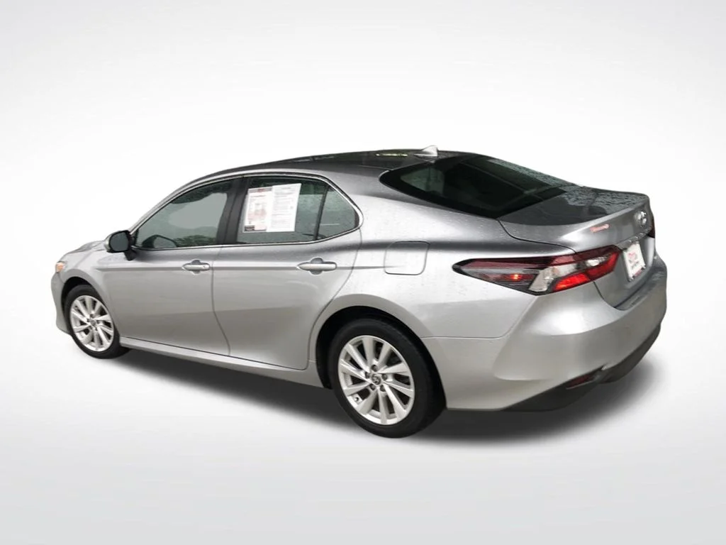 Used 2022 Silver Toyota LE image 15