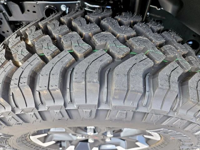 New 2026 Black Clear-Coat Exterior Paint Jeep Rubicon X image 58