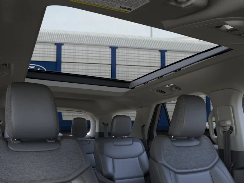 New 2026 Star White Metallic Tri-Coat Ford Active image 22