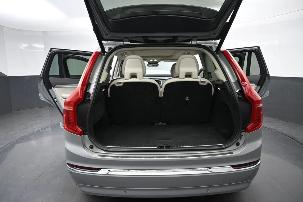 Certified Used 2024 Vapour Grey Volvo Plus image 9