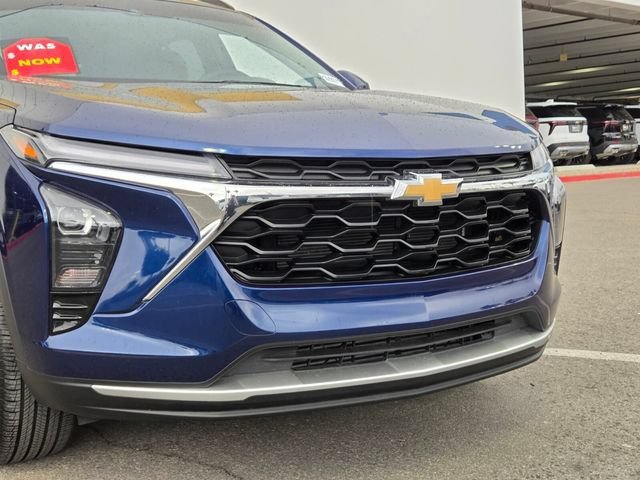 2024 Chevrolet Trax LT - Photo 8