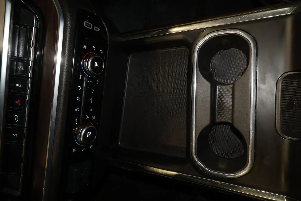 Used 2024 Onyx Black GMC SLT image 16