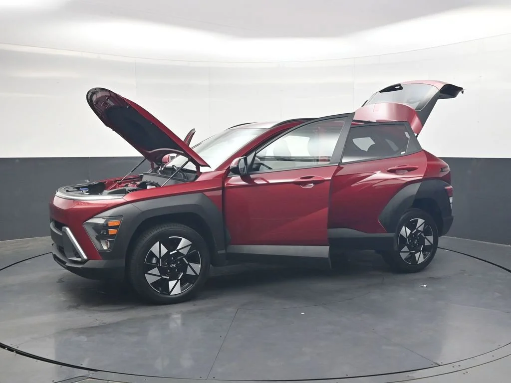 Used 2025 Red Hyundai SEL image 38