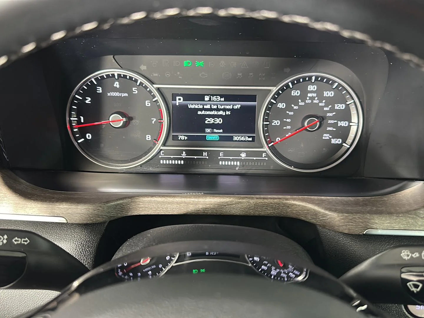 Used 2022 Glacial White Pearl Kia  image 28