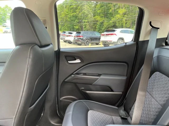 Used 2019 Red Chevrolet Z71 image 12