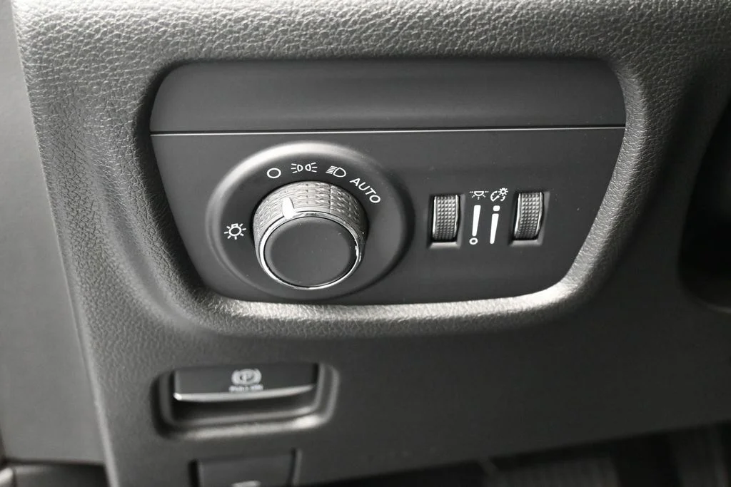 Used 2025 Bright White Clearcoat Jeep Laredo X image 16
